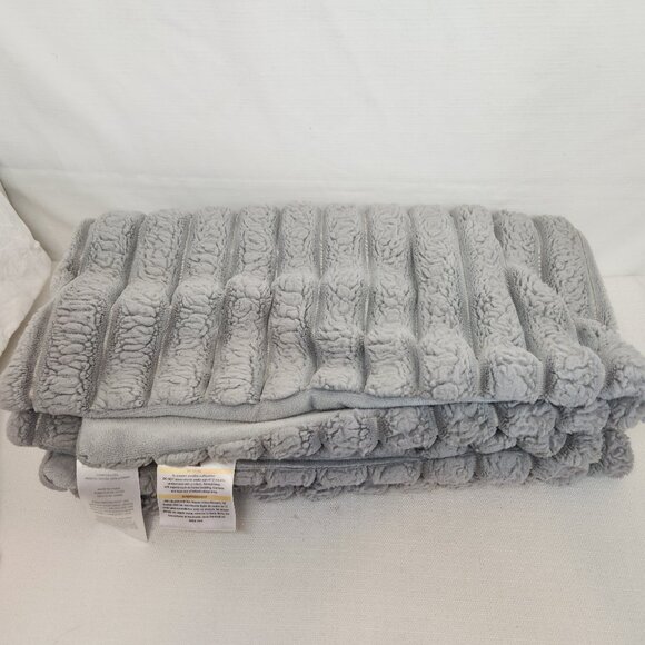 UGG Gray Baby Fleece Small Blanket - Picture 1 of 4
